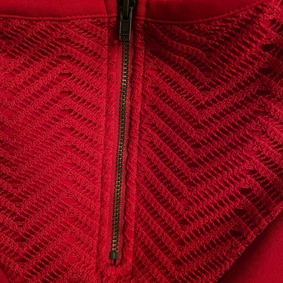 Top - Picture 4 of 5